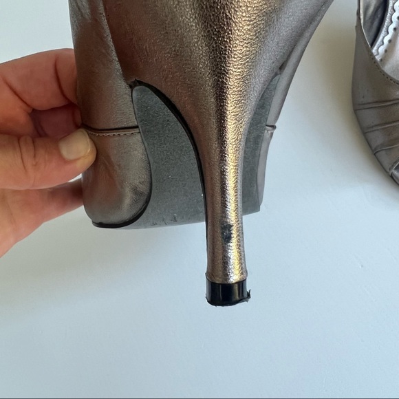 Roberto Vianni Bronze Leather Heels- size 7 - Picture 6 of 11